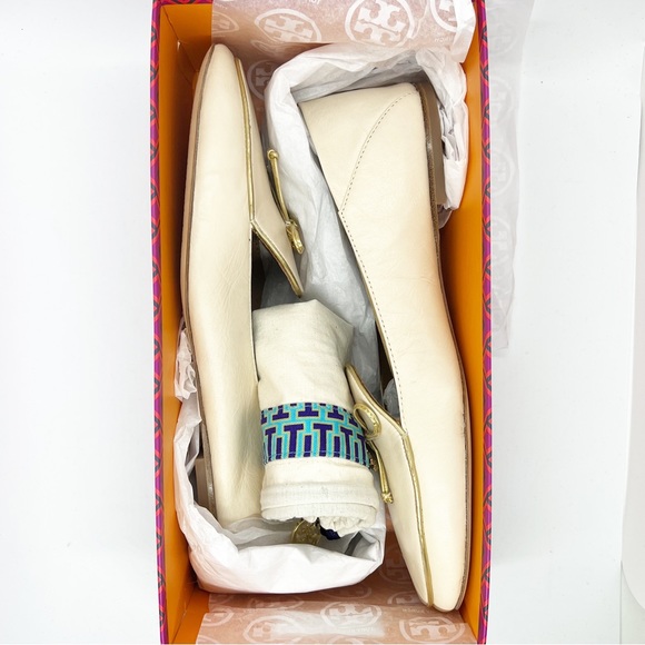 Tory Burch Cream Loafers with Gold Charm - Picture 2 of 9